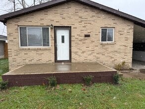 Building Photo - 906 19th St