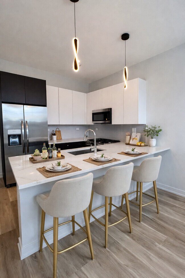 Foto del edificio - 6513 S Langley Ave