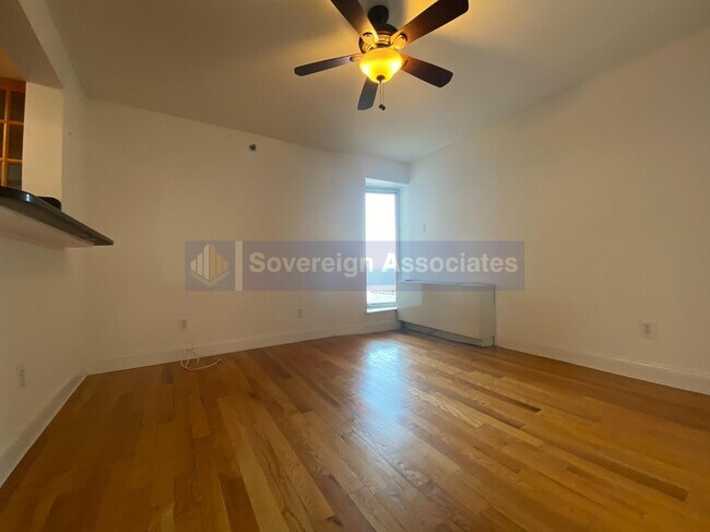 Foto del edificio - 340 Cabrini Boulevard