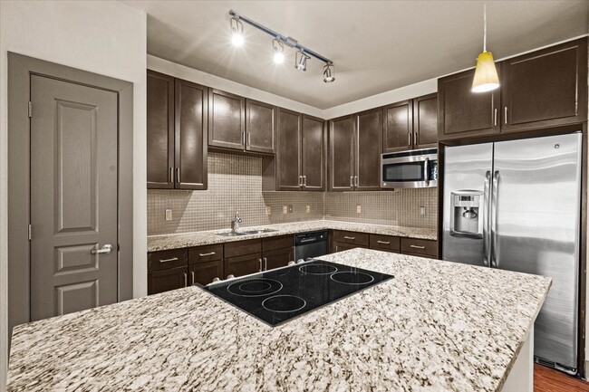 Foto del edificio - Cypress at Lewisville Apartment Homes