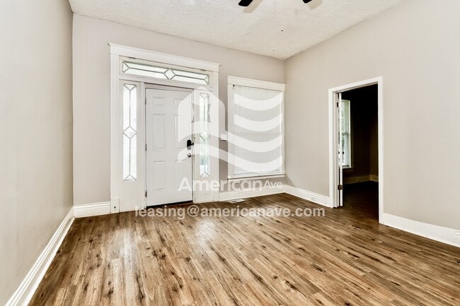 Building Photo - 728 S 35th St