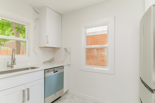 Building Photo - 2160 S Logan St