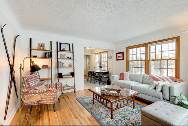 Foto del edificio - 5129 Bloomington Ave