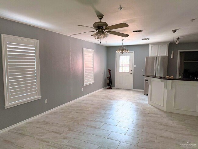 Foto del edificio - 6 S 48th Ln