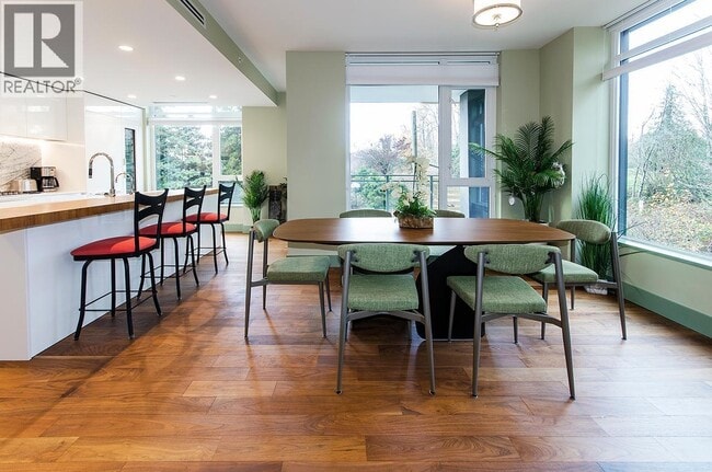 Photo du bâtiment - 7428 Alberta St