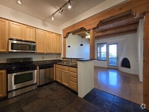 Building Photo - 1405 Vegas Verdes Dr
