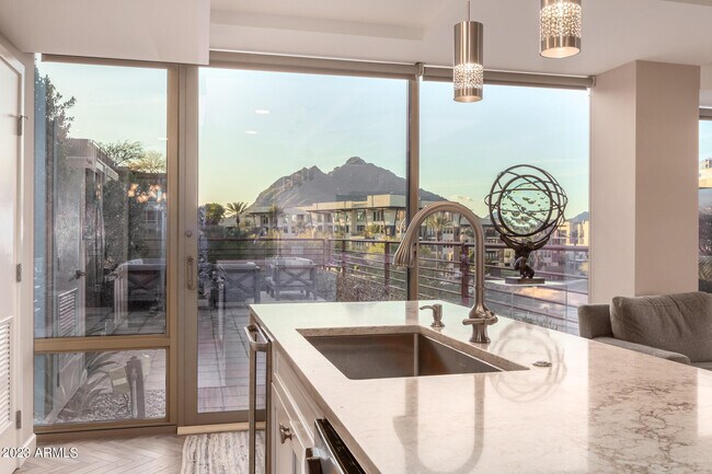 Foto del edificio - 7161 E Rancho Vista Dr