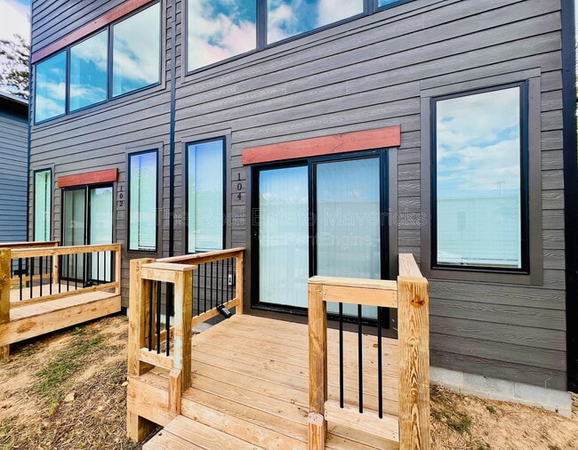 Photo - 1904 S Holly St Townhome