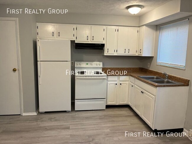 Foto del edificio - 4911 Northcutt Pl