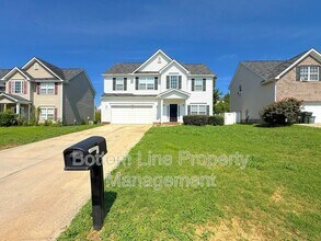 Building Photo - 2910 Watercrest Dr NW