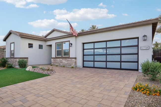 Foto del edificio - 51725 Pinnacle Vis Dr