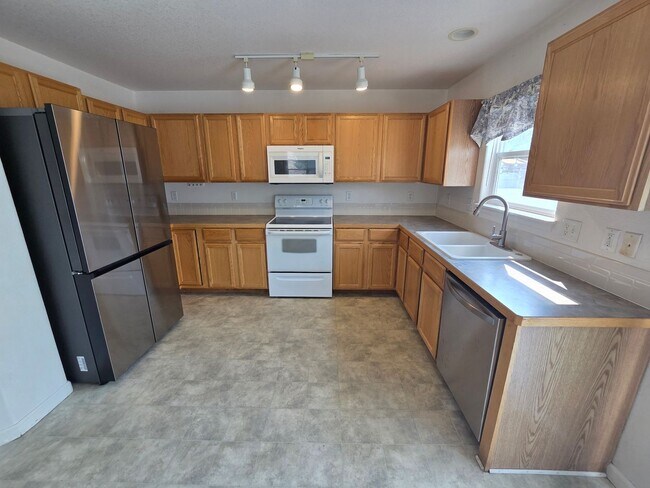Foto del edificio - GREAT 3-BDRM, 3-BATH, 2-STORY + BMST. HOME AVAILABLE FOR IMMEDIATE OCCUPANCY IN GRAPEVINE!