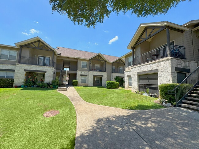 Building Photo - Elm Hollow Apartments