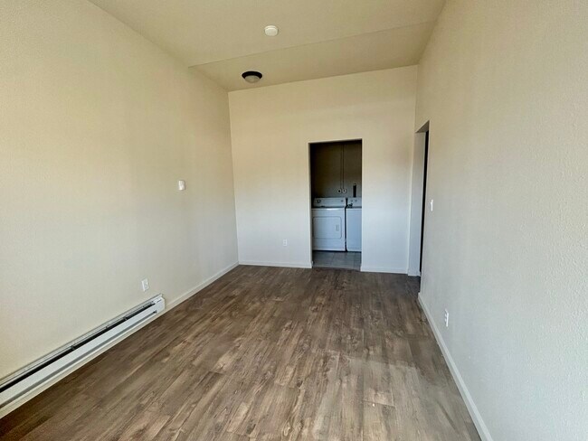 Foto del edificio - 904 Dresslerville Rd