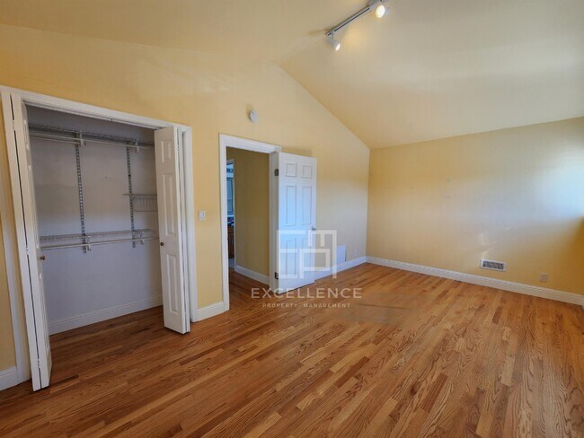 Building Photo - 3465 Cabrillo Ave