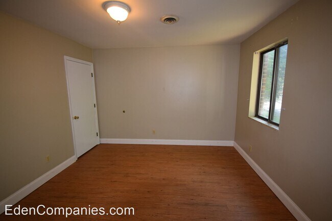Building Photo - 2 br, 1 bath House - 727 Golfview Drive