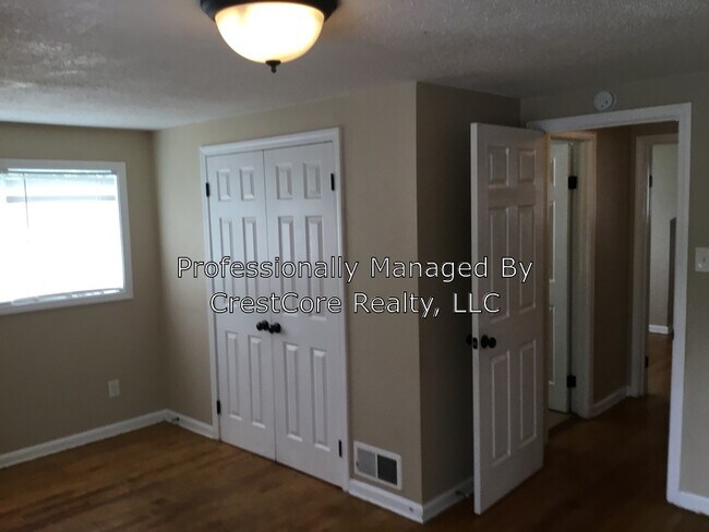 Building Photo - 4041 Cottonwood Rd