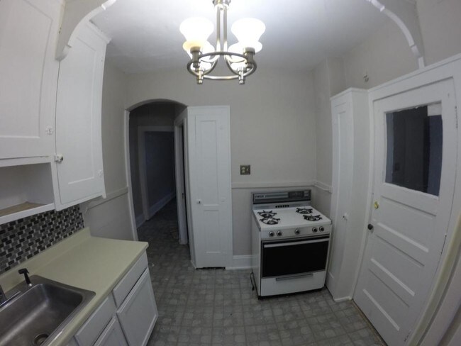 Foto del edificio - 1319 W 112th St