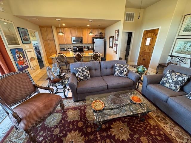 Building Photo - 1908 Kahala Sunset Dr