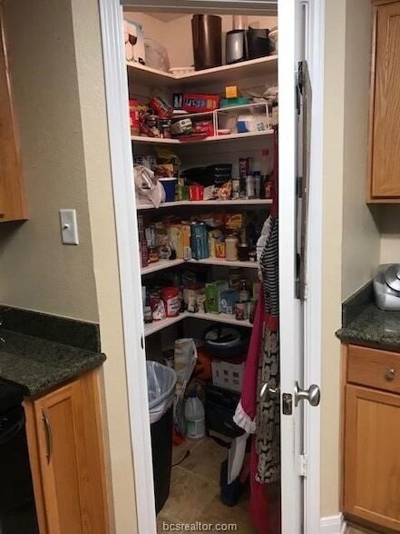 Foto del edificio - 4131 McFarland Dr