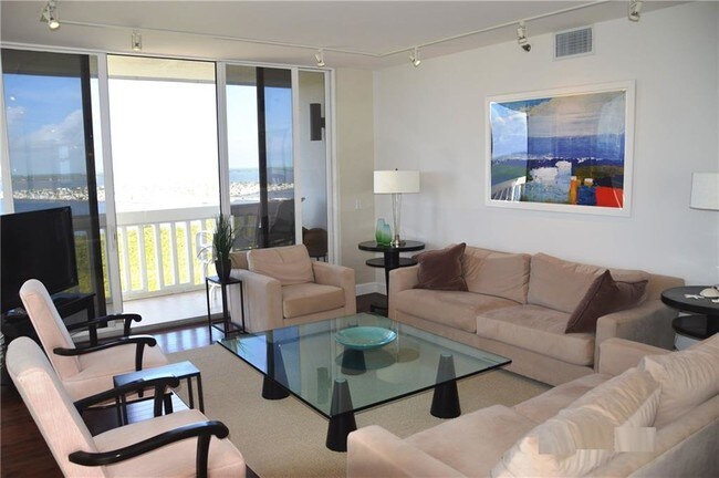 Building Photo - 9960 S Ocean Dr