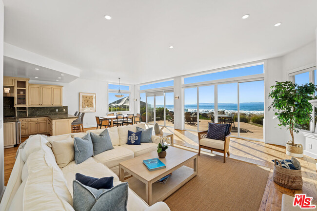 Foto del edificio - 5518 Rincon Beach Park Dr