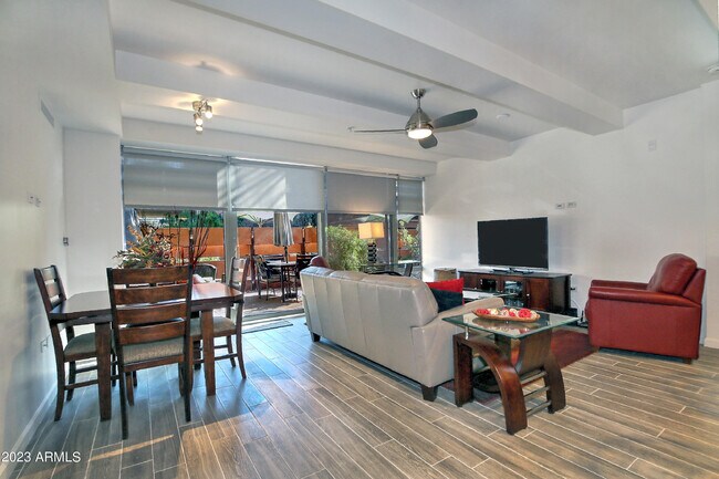 Foto del edificio - 7151 E Rancho Vista Dr