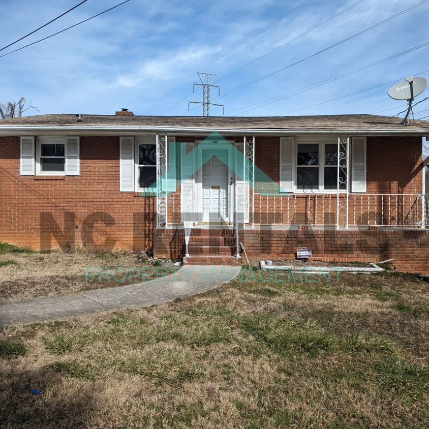 Primary Photo - 1663 E 23rd St
