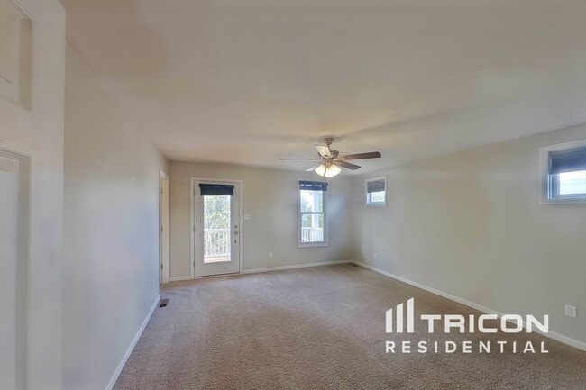 Building Photo - 6024 New Town Dr