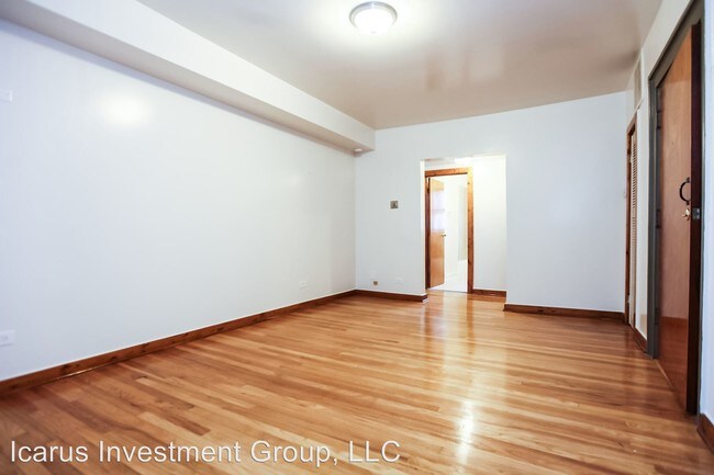Building Photo - 6000 S Albany Ave