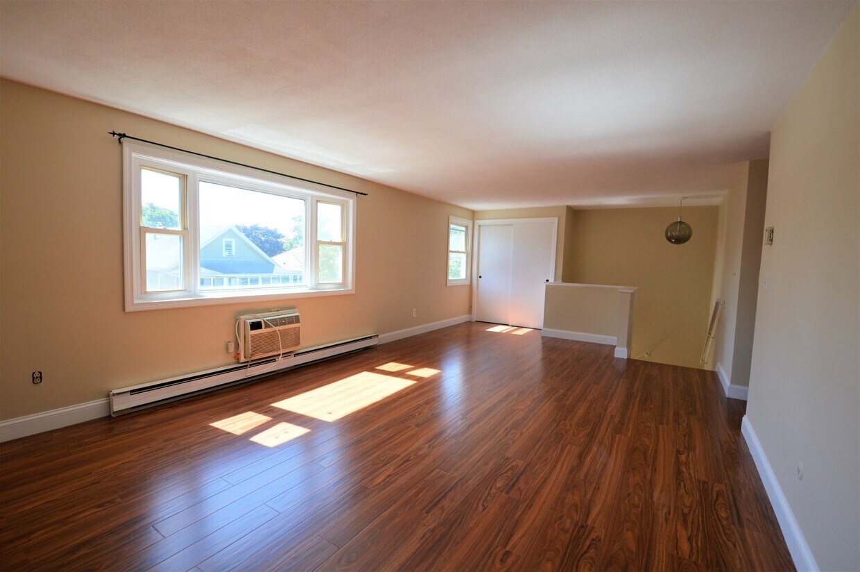 Primary Photo - 34 Olcott St