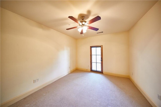 Building Photo - 2510 N Henderson Ave