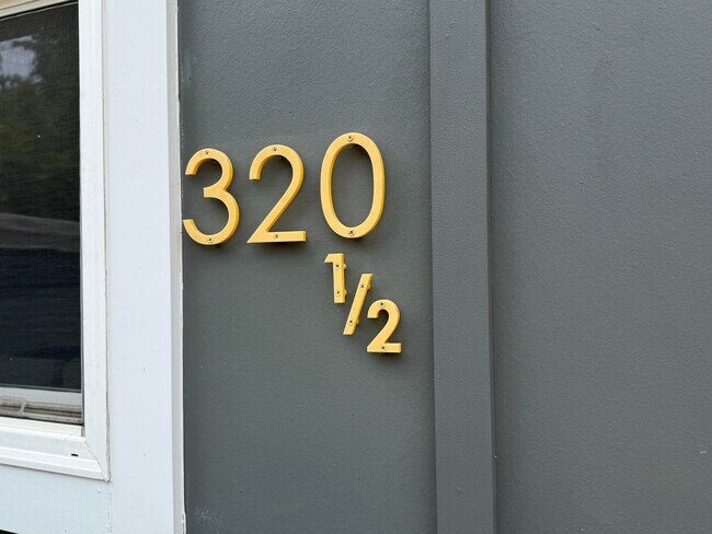 Building Photo - 320 1/2 Meade Avenue - Pet friendly Home with a Large Fenced in Yard!