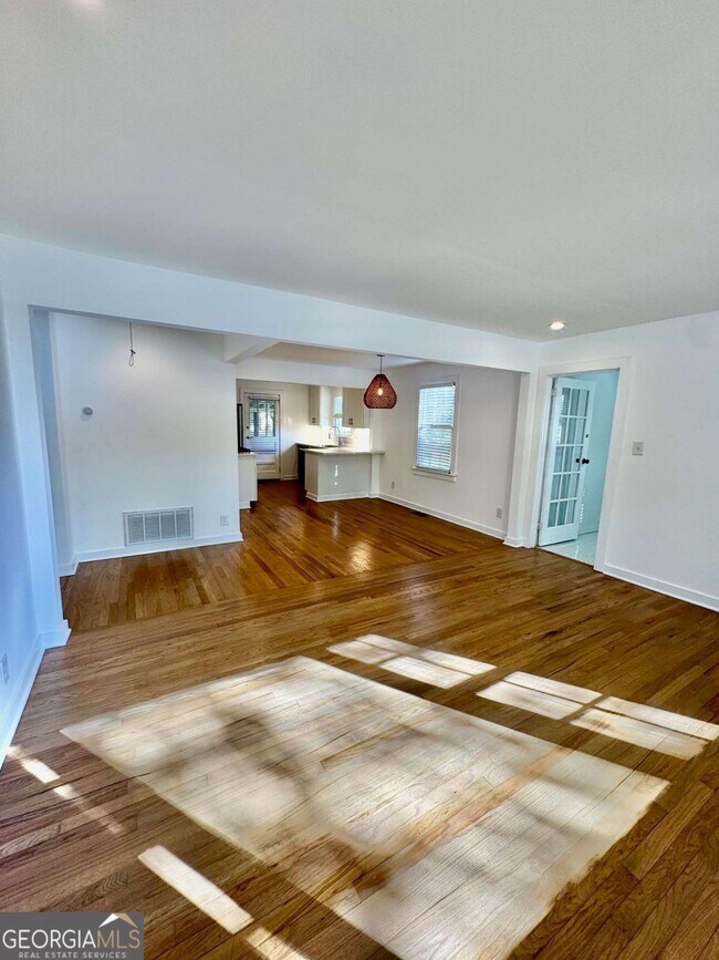 Foto del edificio - 635 Valley Brook Rd