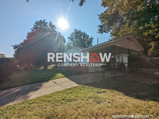 Building Photo - Holiday Special - Free December Rent with ...