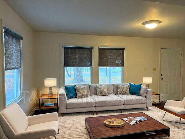 Foto del edificio - 5663 Norwaldo Ave