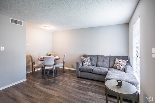 Apartments For Rent Near The University Of Mississippi Medical Center Jackson Ms Student Housing Apartments Com