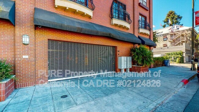 Building Photo - 110 5th St