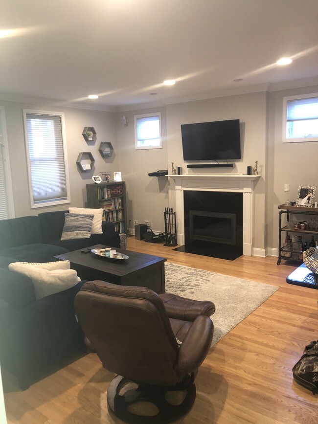 Living Room - 2449 W Logan Blvd