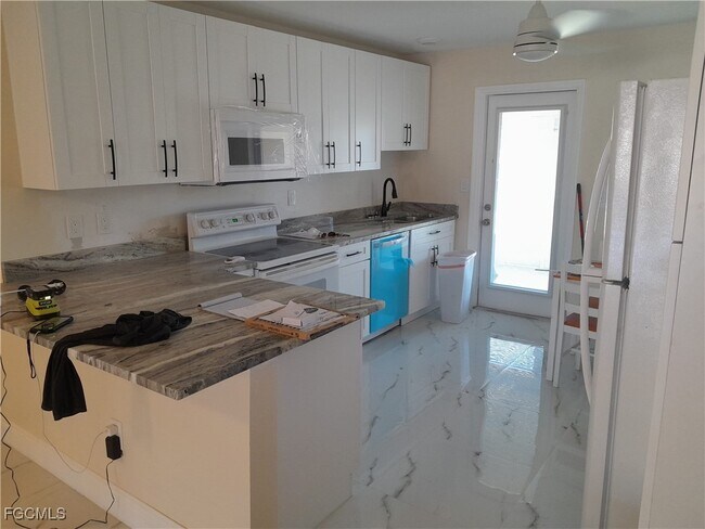 Foto del edificio - 316 Tudor Dr