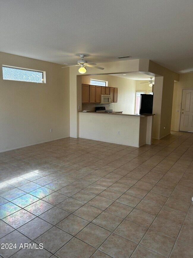 Foto del edificio - 15868 W Arrowhead Dr