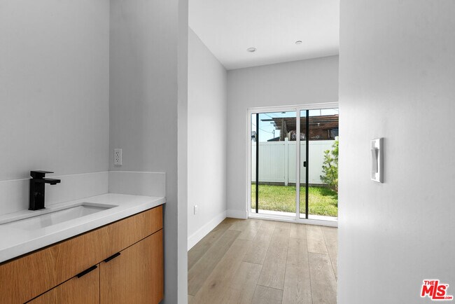 Building Photo - 4712 W 17th St