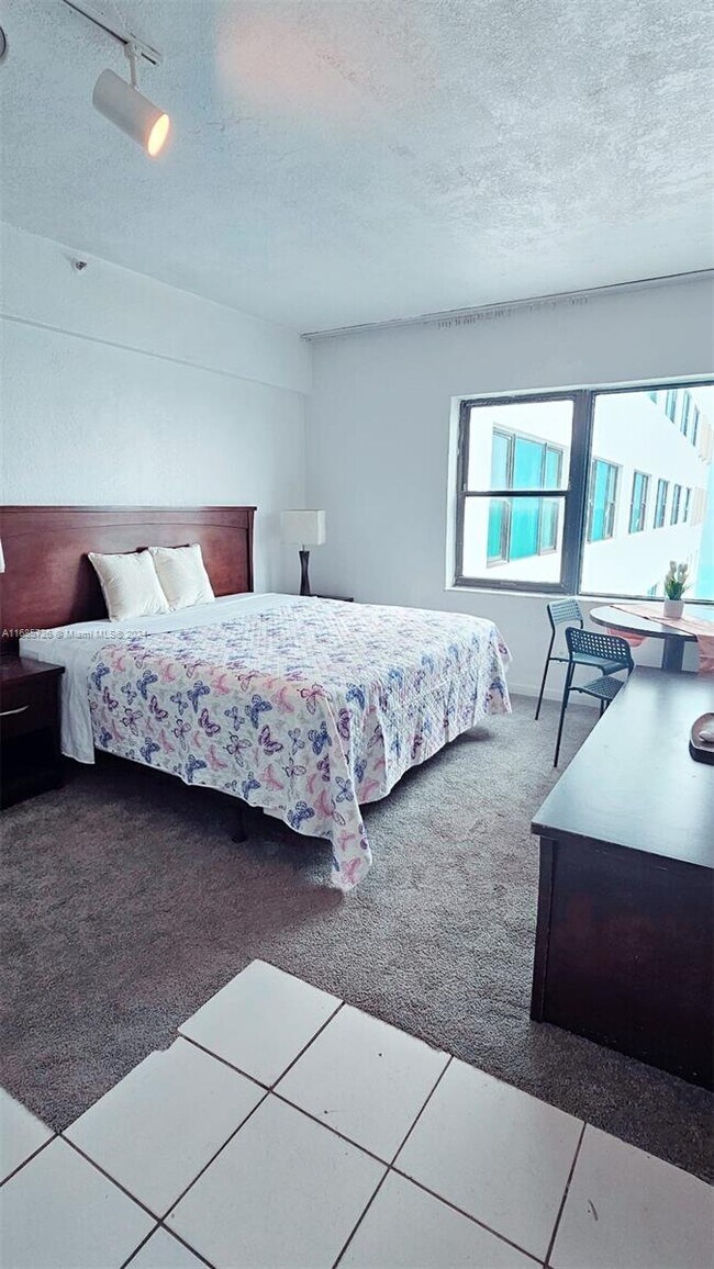 Foto del edificio - 6345 Collins Ave