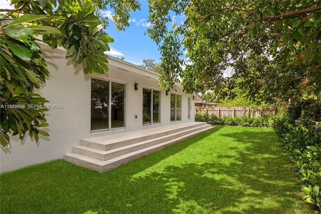 Foto del edificio - 2251 SW 20th St