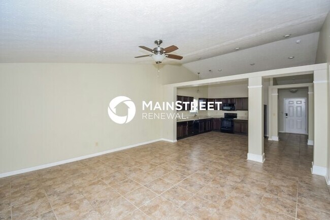 Foto del edificio - 3 Bedroom Pet-Friendly Home in Indianapolis, IN with Main Street Renewal