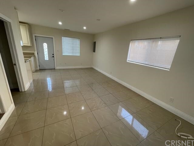 Foto del edificio - 19158 Schoenborn St