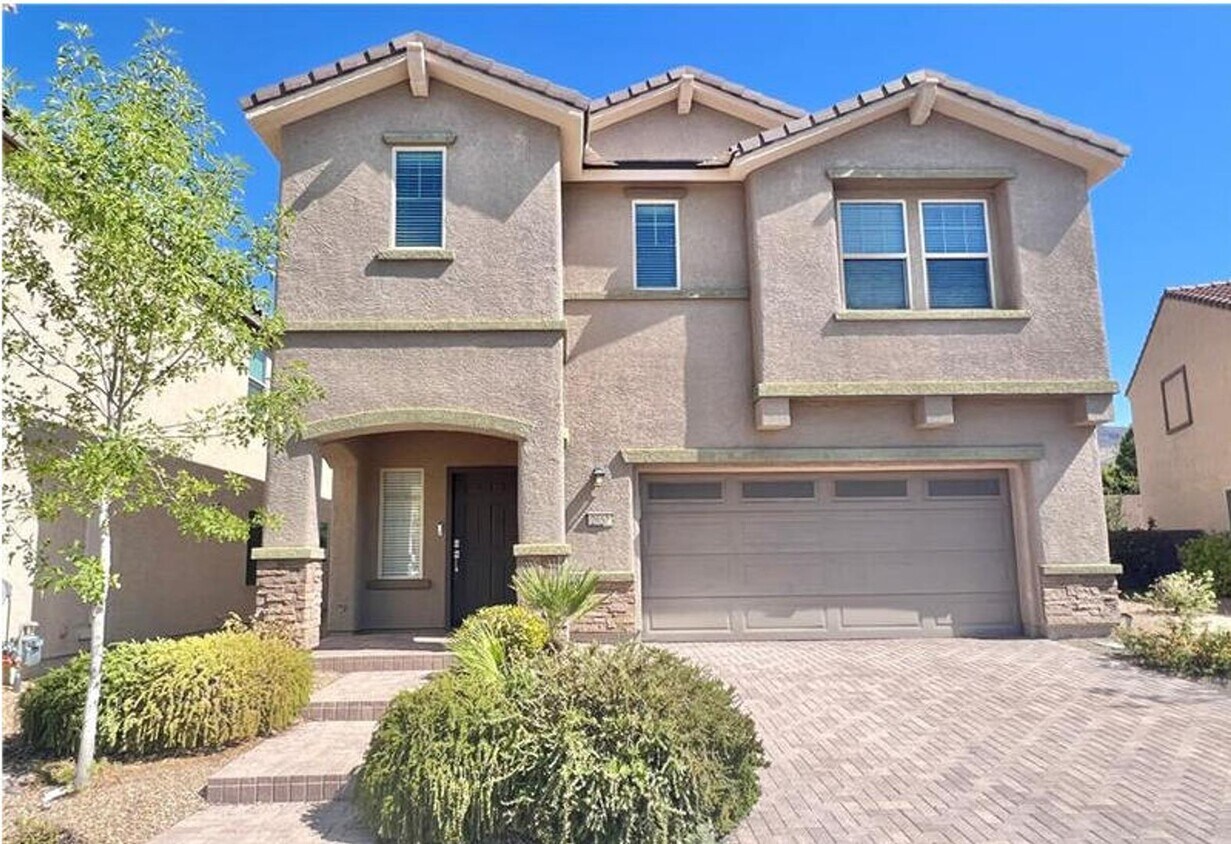 Primary Photo - Beautiful two-story single-family house