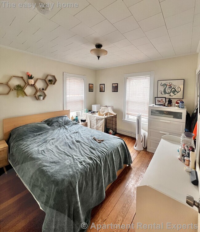 Foto del edificio - 36-38 Princeton St Unit #2