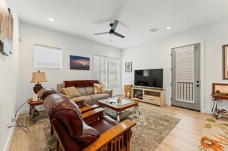 Building Photo - 2311 Eagle St