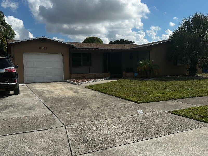 Foto del edificio - 6711 NW 1st Ct